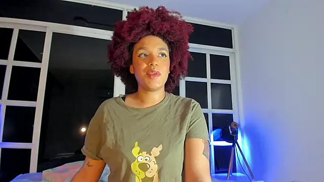 Snapshot of loladupont chatting on 08-08-26, 02:14 loladupont online show from 08-08-26, 02:14