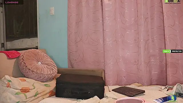 Snapshot of milktitsdua chatting on 12-19-24, 12:34 milktitsdua online show from 12-19-24, 12:34