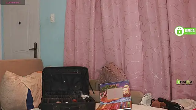 Snapshot of milktitsdua chatting on 01-20-25, 10:07 milktitsdua online show from 01-20-25, 10:07