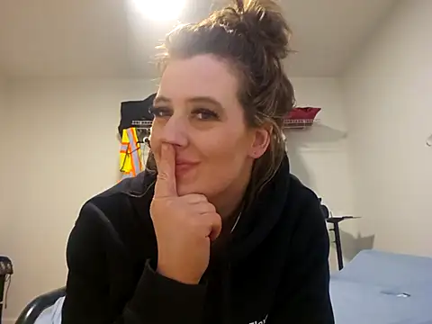 stunnaagirll online show from 10-11-25, 07:01