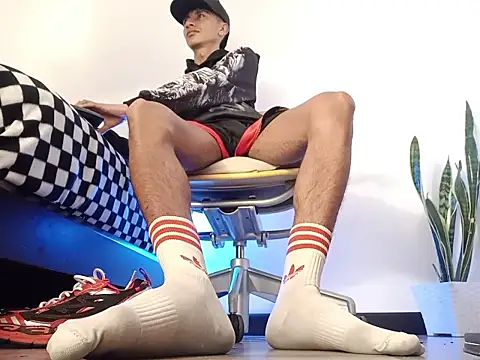 codysmith online show from 12-19-25, 01:12