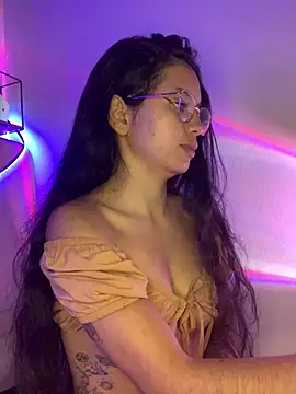 Snapshot of Rosita_forever_ chatting on 01-28-25, 03:35 Rosita forever online show from 01-28-25, 03:35