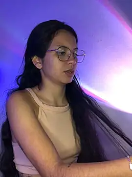 Snapshot of Rosita_forever_ chatting on 02-05-25, 01:11 Rosita forever online show from 02-05-25, 01:11