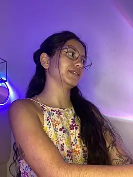 Snapshot of Rosita_forever_ chatting on 02-08-25, 04:14 Rosita forever online show from 02-08-25, 04:14