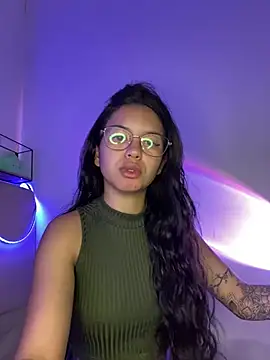 Snapshot of Rosita_forever_ chatting on 02-24-25, 01:10 Rosita forever online show from 02-24-25, 01:10