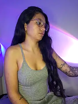 Snapshot of Rosita_forever_ chatting on 02-28-25, 03:48 Rosita forever online show from 02-28-25, 03:48