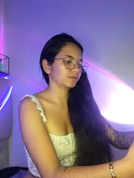 Snapshot of Rosita_forever_ chatting on 03-10-25, 10:02 Rosita forever online show from 03-10-25, 10:02