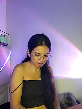 Snapshot of Rosita_forever_ chatting on 03-14-25, 03:15 Rosita forever online show from 03-14-25, 03:15