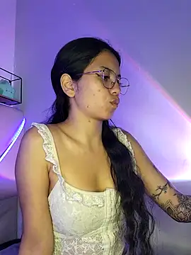 Snapshot of Rosita_forever_ chatting on 03-20-25, 06:31 Rosita forever online show from 03-20-25, 06:31