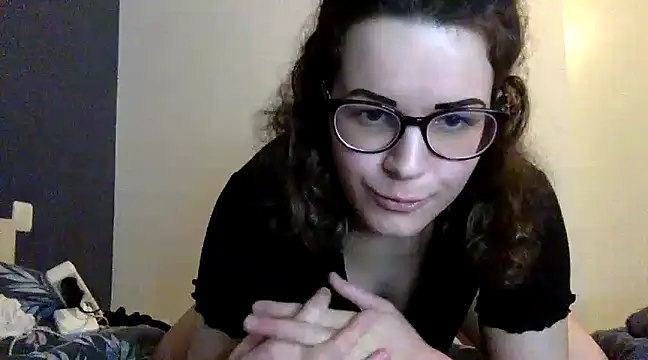 LolaGuess online show from 01-11-25, 04:46