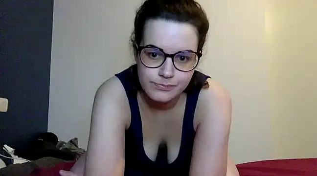 LolaGuess online show from 01-28-25, 06:17