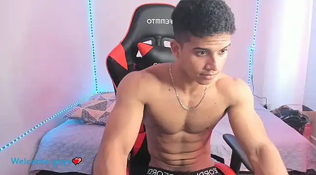 oliver thompsson7 online show from 12-19-24, 04:57