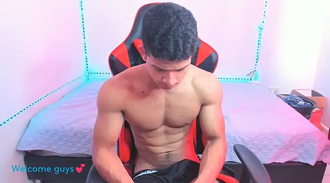 oliver thompsson7 online show from 01-07-25, 05:42