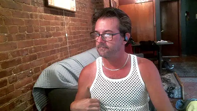 Johnny Bottoms online show from 09-14-25, 01:21