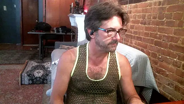 Johnny Bottoms online show from 10-19-25, 05:24