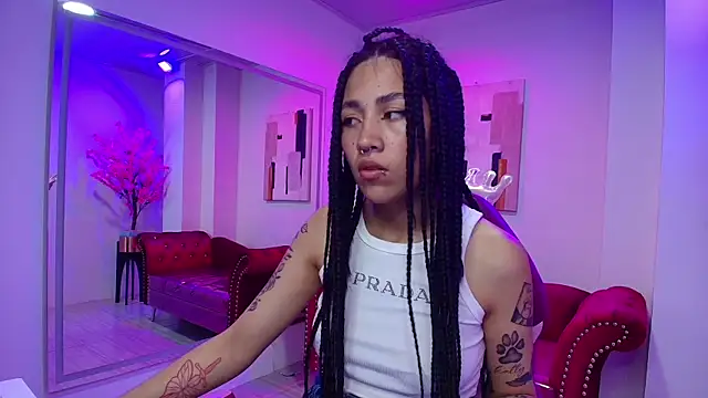 Leia queens online show from 01-15-25, 02:24