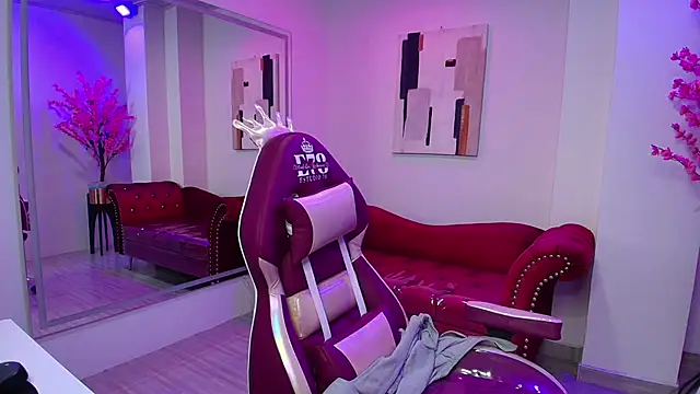 Leia queens online show from 01-16-25, 02:19