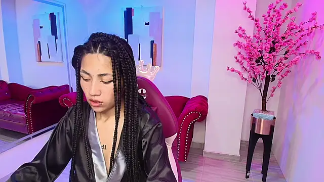 Leia queens online show from 01-17-25, 05:19