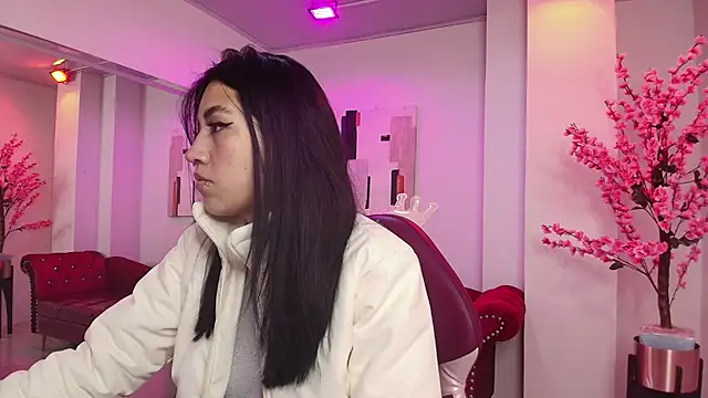 Leia queens online show from 03-12-25, 11:20