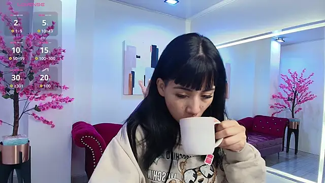 Leia queens online show from 09-26-25, 11:14