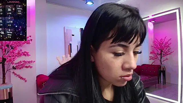 Leia queens online show from 10-07-25, 12:02