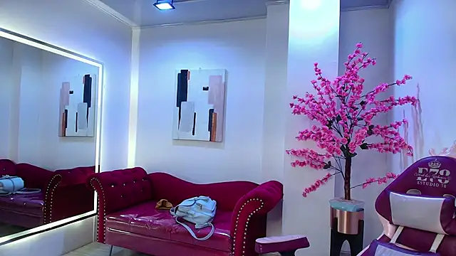 Leia queens online show from 10-14-25, 12:06