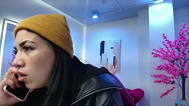 Leia queens online show from 10-15-25, 11:21