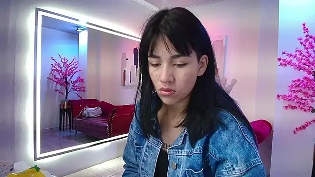 Leia queens online show from 10-24-25, 11:39