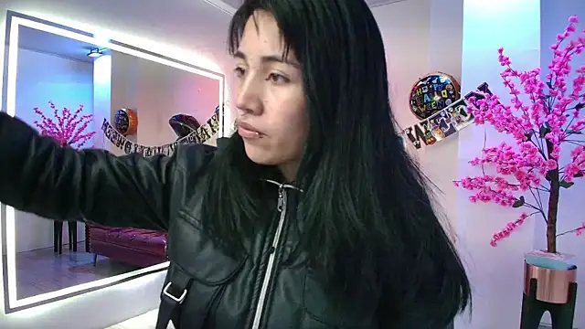 Leia queens online show from 10-27-25, 11:14