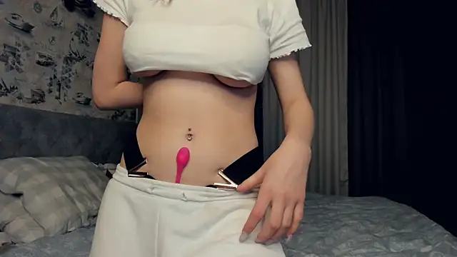 Snapshot of LilianGrindle chatting on 01-24-25, 12:09 LilianGrindle online show from 01-24-25, 12:09