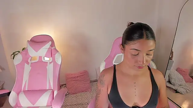 martina roldam online show from 10-08-25, 01:58