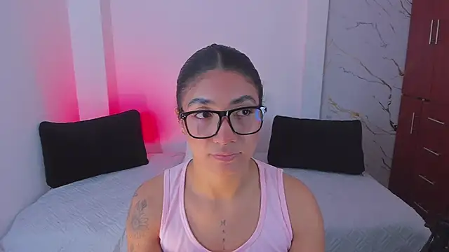 martina roldam online show from 03-18-26, 01:09