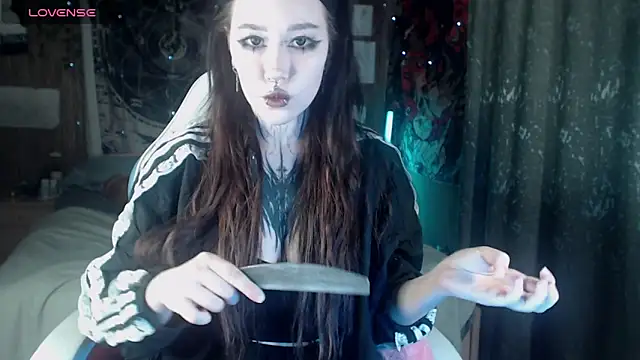 chloe crystall killer online show from 05-08-26, 05:35