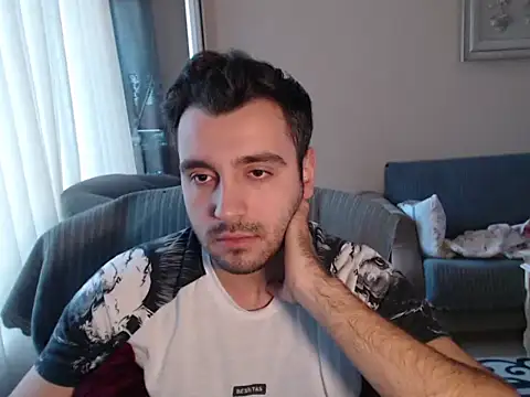 handsomeee04 online show from 10-08-25, 03:20