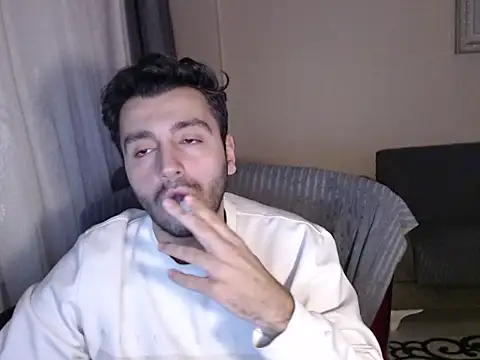 handsomeee04 online show from 12-01-25, 10:37