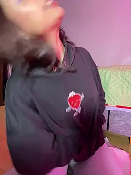 lauuraww online show from 03-18-25, 04:26