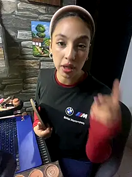 lauuraww online show from 09-18-25, 04:58