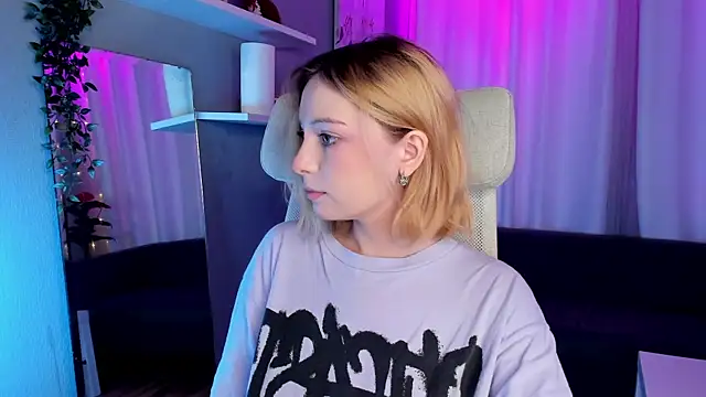 Snapshot of forget_me_not_eve chatting on 01-30-25, 08:32 forget me not eve online show from 01-30-25, 08:32