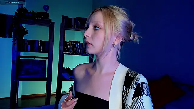 Snapshot of forget_me_not_eve chatting on 03-14-25, 08:38 forget me not eve online show from 03-14-25, 08:38