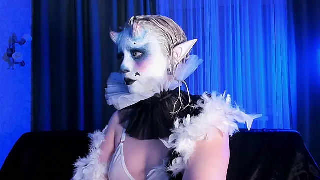 Snapshot of forget_me_not_eve chatting on 10-31-25, 05:47 forget me not eve online show from 10-31-25, 05:47