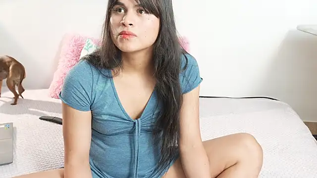 Snapshot of Mara-Bella chatting on 03-03-26, 06:03 Mara-Bella online show from 03-03-26, 06:03