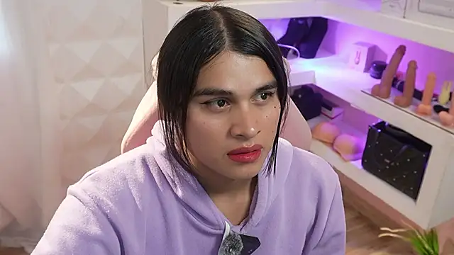 Snapshot of Mara-Bella chatting on 03-18-26, 08:34 Mara-Bella online show from 03-18-26, 08:34