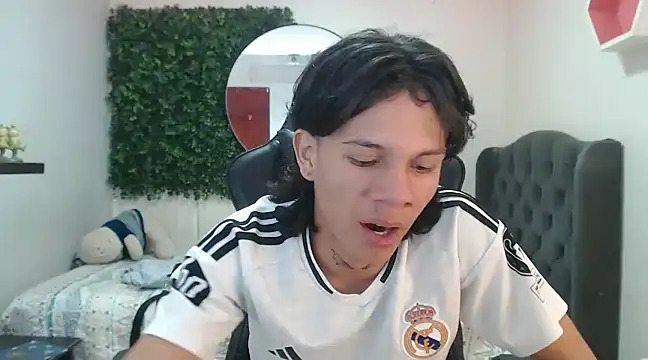 Snapshot of andy_dan18 chatting on 01-14-25, 03:47 andy dan18 online show from 01-14-25, 03:47