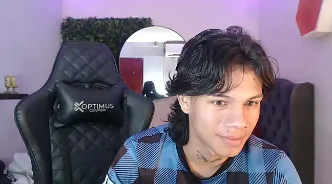 Snapshot of andy_dan18 chatting on 01-15-25, 01:20 andy dan18 online show from 01-15-25, 01:20