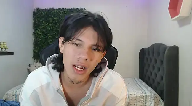 Snapshot of andy_dan18 chatting on 01-15-25, 04:21 andy dan18 online show from 01-15-25, 04:21