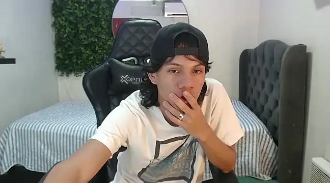 Snapshot of andy_dan18 chatting on 01-21-25, 07:28 andy dan18 online show from 01-21-25, 07:28