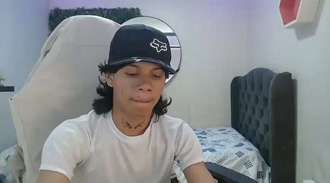 Snapshot of andy_dan18 chatting on 01-30-25, 04:34 andy dan18 online show from 01-30-25, 04:34