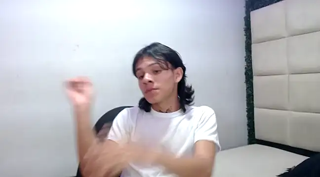 Snapshot of andy_dan18 chatting on 02-01-25, 03:52 andy dan18 online show from 02-01-25, 03:52