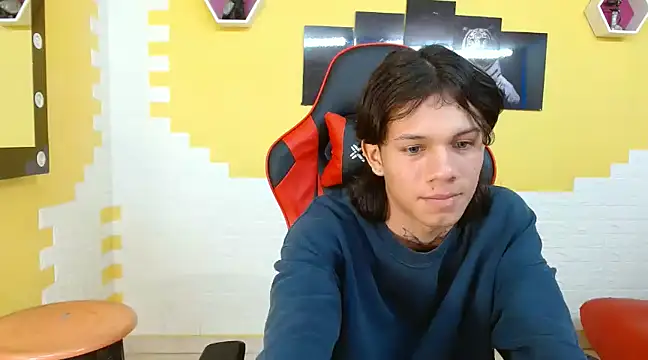 Snapshot of andy_dan18 chatting on 02-02-25, 02:59 andy dan18 online show from 02-02-25, 02:59