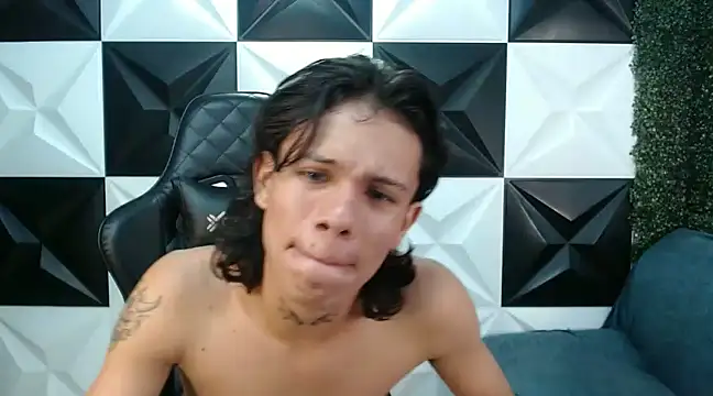 Snapshot of andy_dan18 chatting on 02-03-25, 09:18 andy dan18 online show from 02-03-25, 09:18